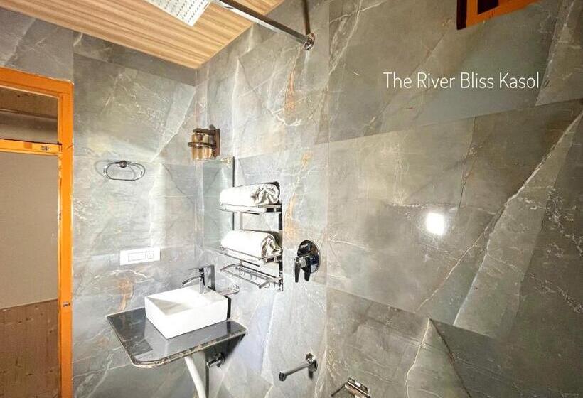 غرفة قياسية مطلة على الجبل, Mid Orchard Kasol L River Side  Pure Veg Hotel In Kasol