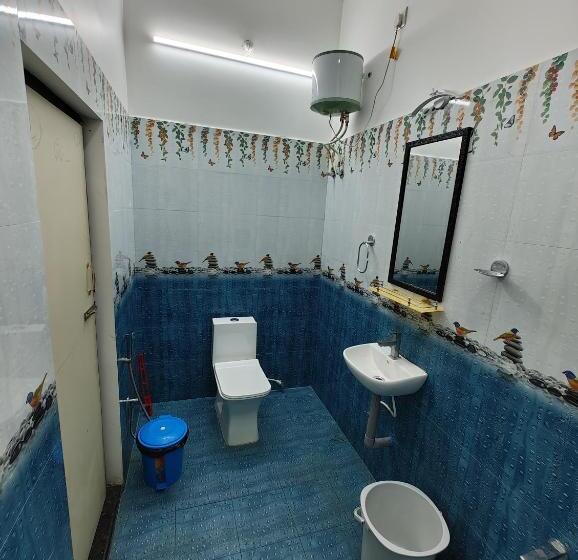 经济房, Royal Party Hall A/c