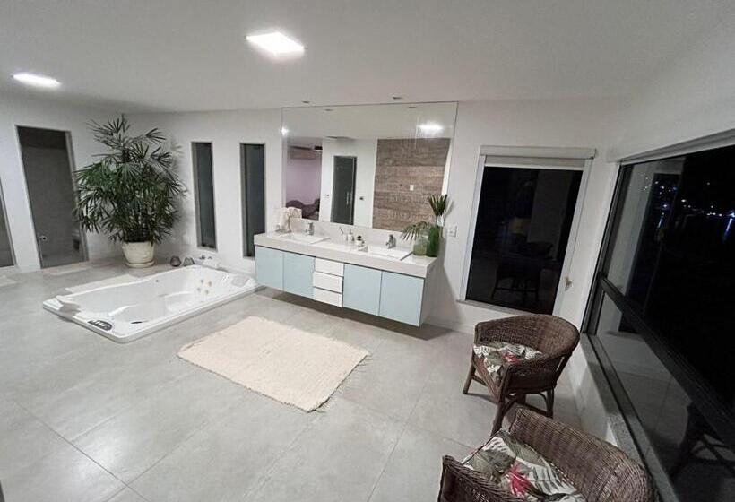 Президентский Люкс, Oásis Beach House