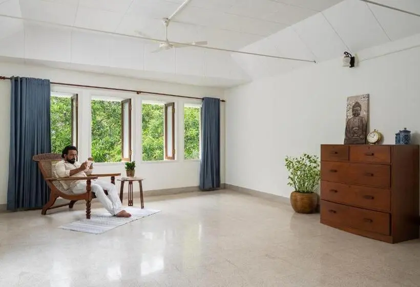 デラックススイート, The Sacred Lotus Ayurveda Wellness Retreat