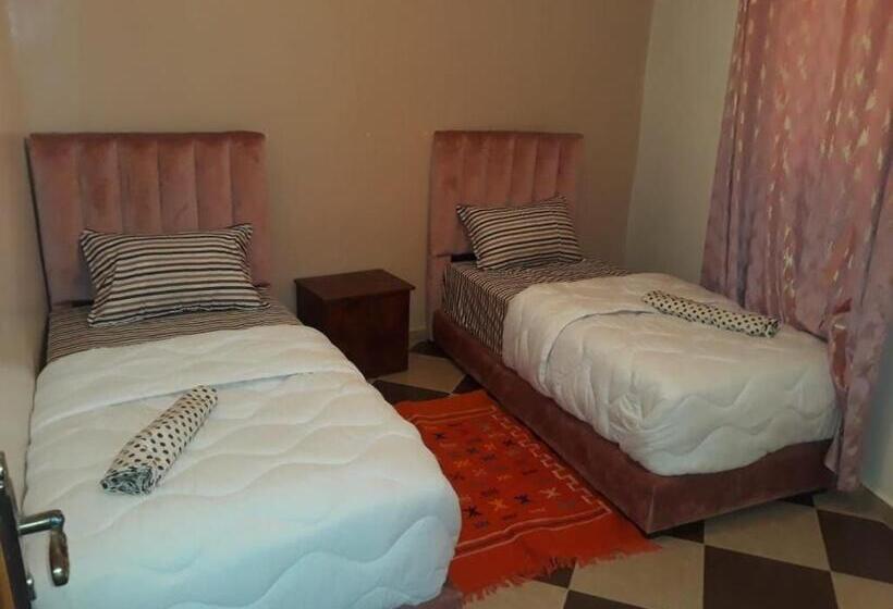 اتاق استاندارد, Mira Guest House