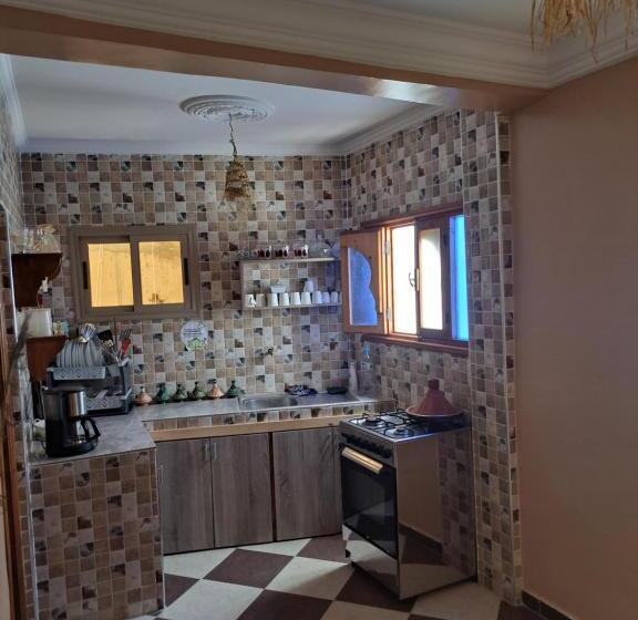 اتاق استاندارد, Mira Guest House