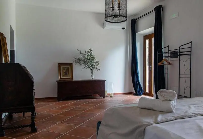 اتاق سوپریور با تخت بزرگ, Villa Orta   Agriturismo Con Cucina Vegan, Plant Based Farmhouse