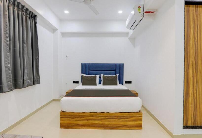 三人经典房间, Collection O Hotel S. S. Plaza