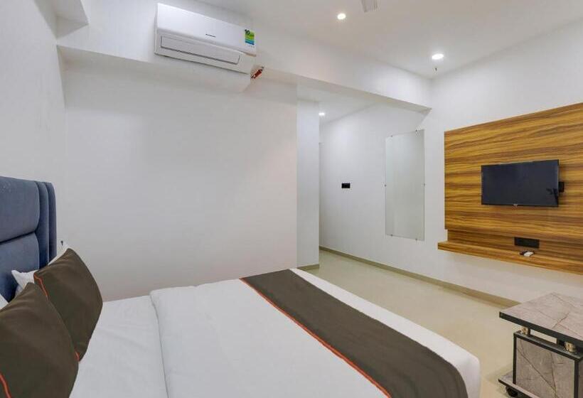 三人经典房间, Collection O Hotel S. S. Plaza