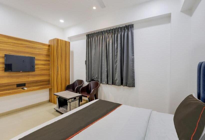 三人经典房间, Collection O Hotel S. S. Plaza