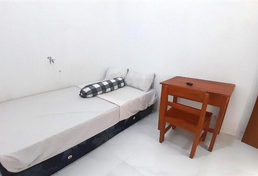 اتاق استاندارد, Spot On 93410 Wisma Bintang Jepara