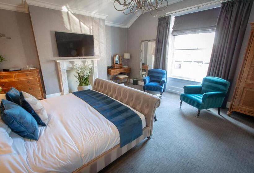 带大床的高级房间, Stay On The High Street