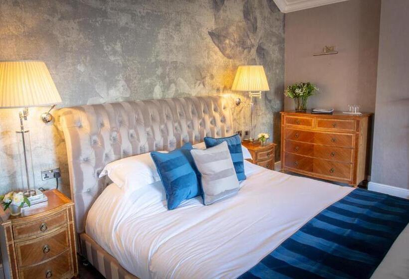 带大床的高级房间, Stay On The High Street