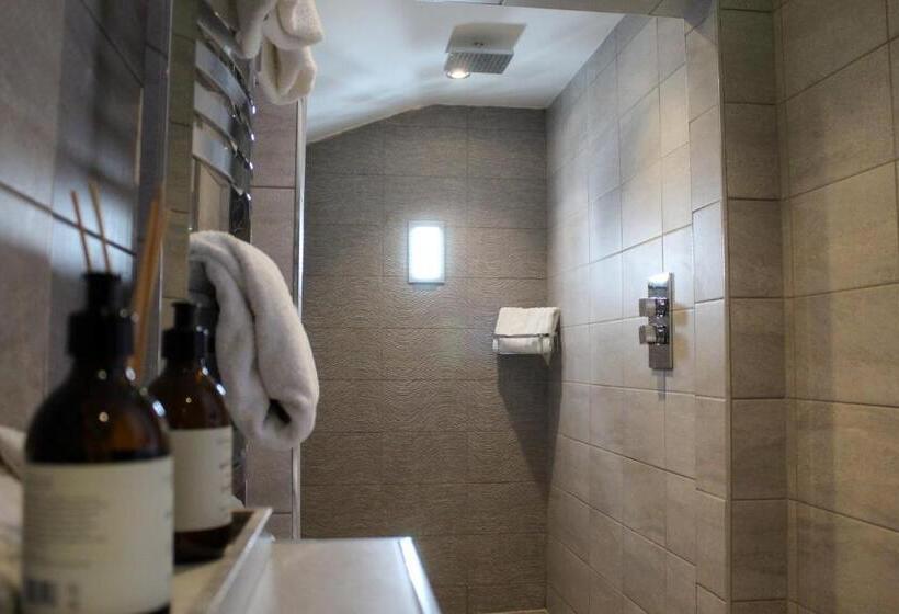 带大床的高级房间, Stay On The High Street