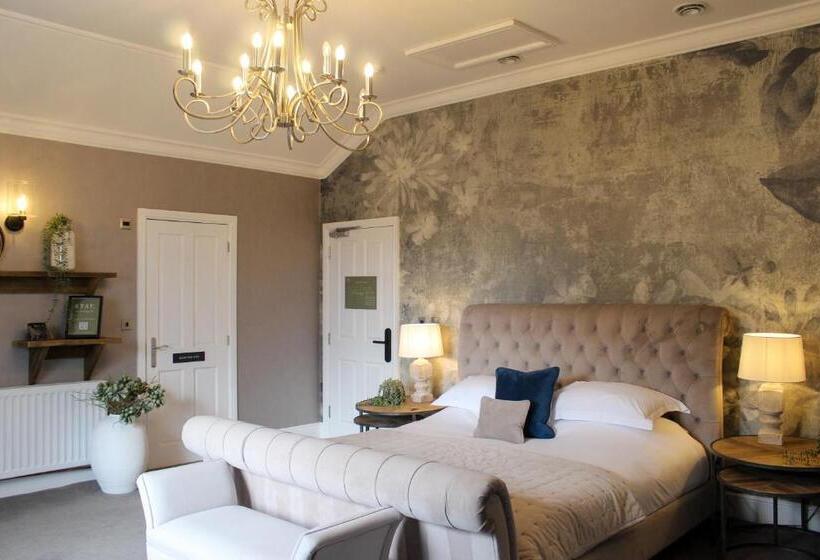 带大床的高级房间, Stay On The High Street