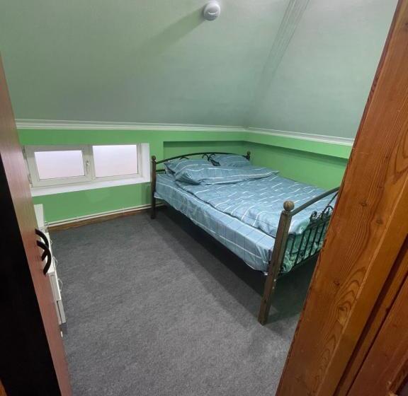 اتاق اکونومی, Mexx Hostel