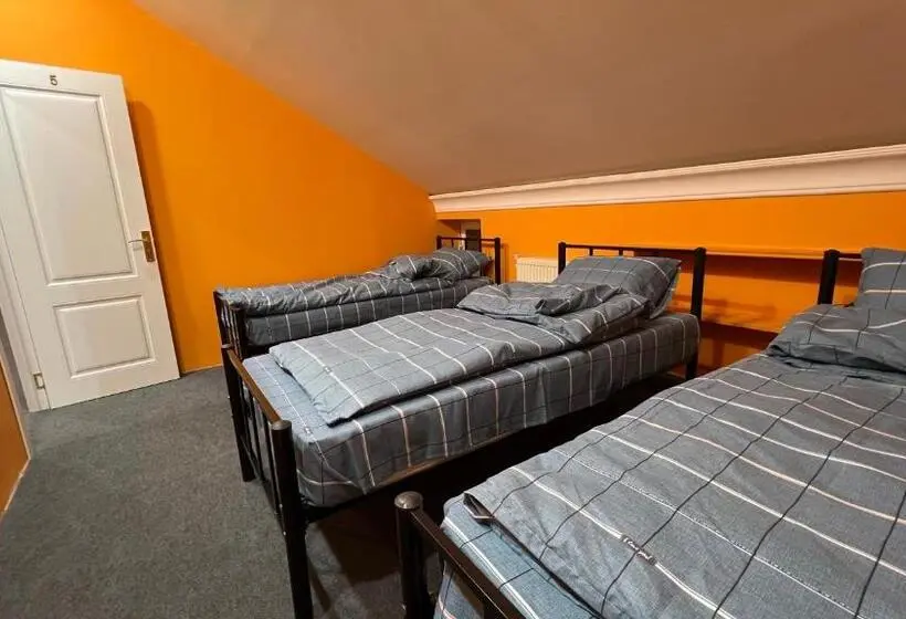 اتاق استاندارد سه نفره, Mexx Hostel