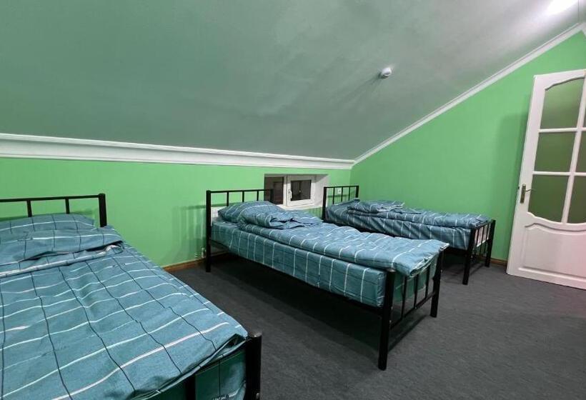 اتاق لوکس سه تخته, Mexx Hostel