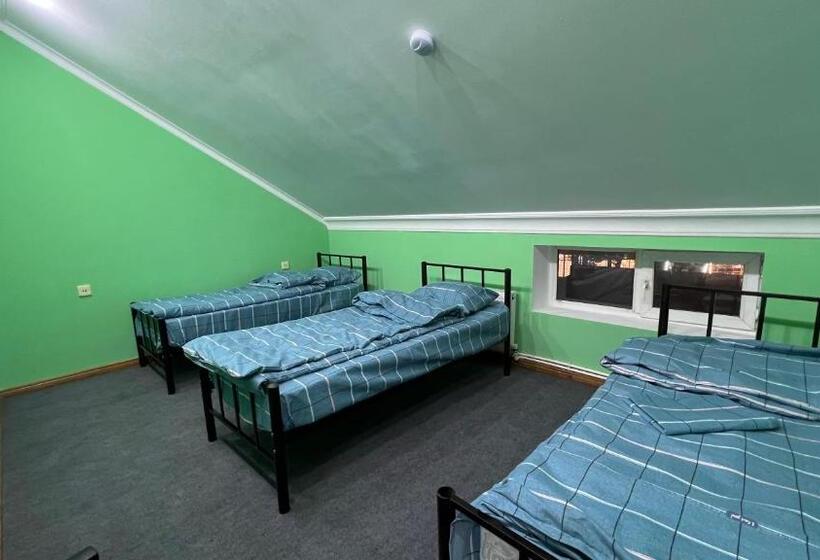 اتاق لوکس سه تخته, Mexx Hostel