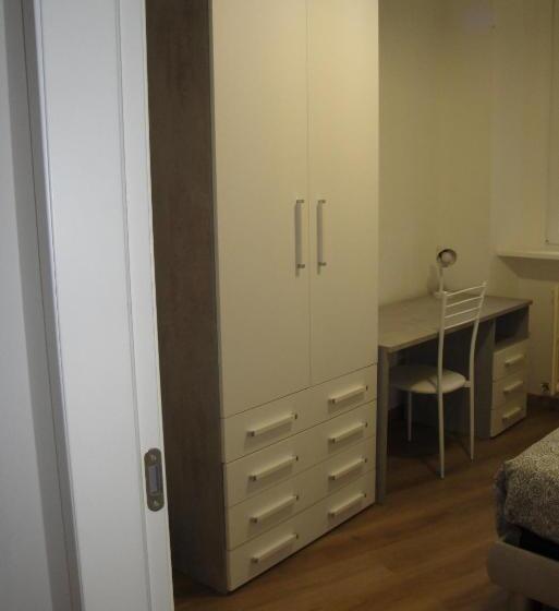 Chambre Standard Individuelle, Da. Ni. To.s