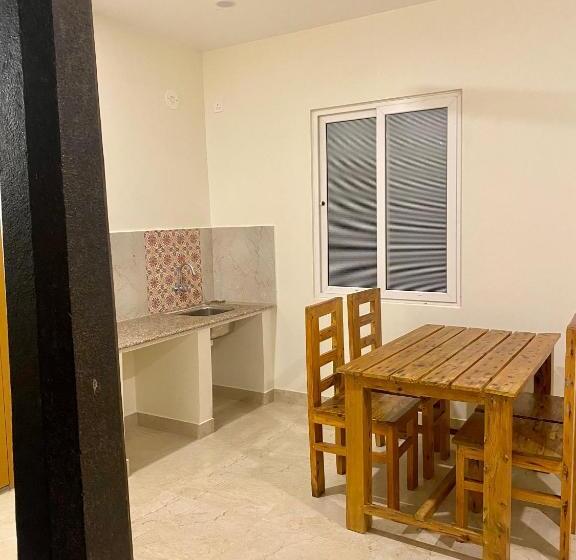 スタンダードインサイドビュールーム, Serene Guest House