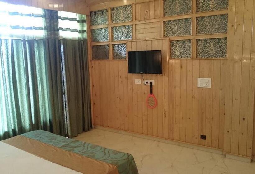キングサイズベッドのスタンダードルーム, Rustic Villa, Hotel & Restaurant   Luxury Rooms Available