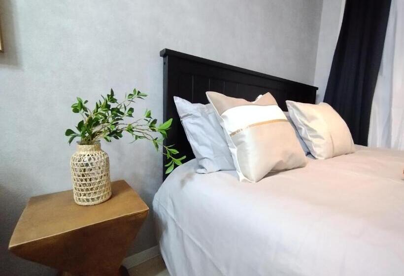 דירה בת חדר שינה 1 עם מרפסת, Z22新宿最中心 東新宿站5分 Shinjuku Center 5 Mins To Station, Max 4 直达新宿 涉谷 表参道 池袋 上野 代代木 银座 原宿