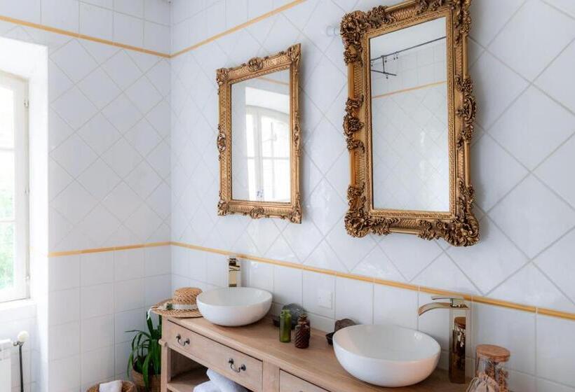 Номер Стандарт Вид на Сад, Chambre D Hôtes Insolite Lit Rond B&b Proche Avignon Orange   Château De Sienne Piscine Rivière