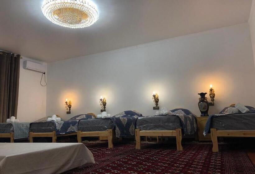 Quarto Familiar, Adam Eva