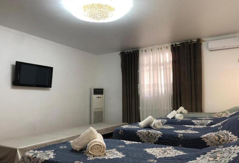Quarto Familiar, Adam Eva