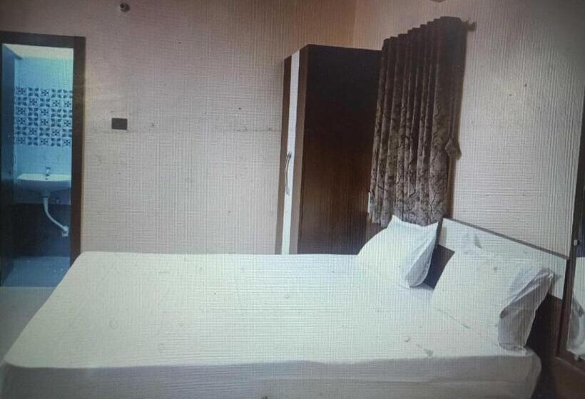 トリプルクラシックルーム, Oyo Flagship Relax Inn