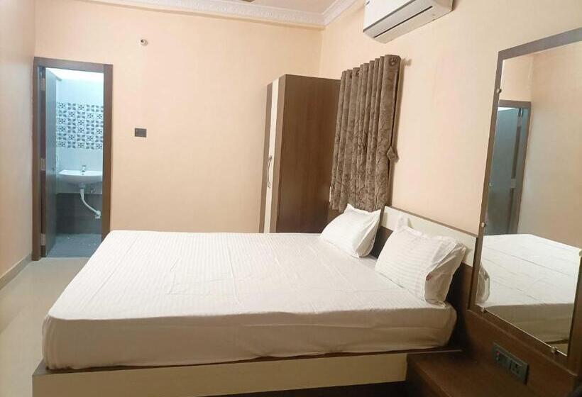 トリプルクラシックルーム, Oyo Flagship Relax Inn