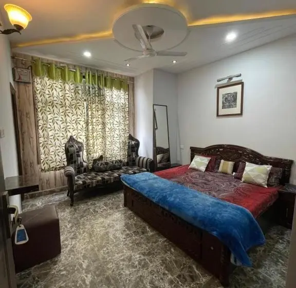 Camera Standard, Pacific Grand