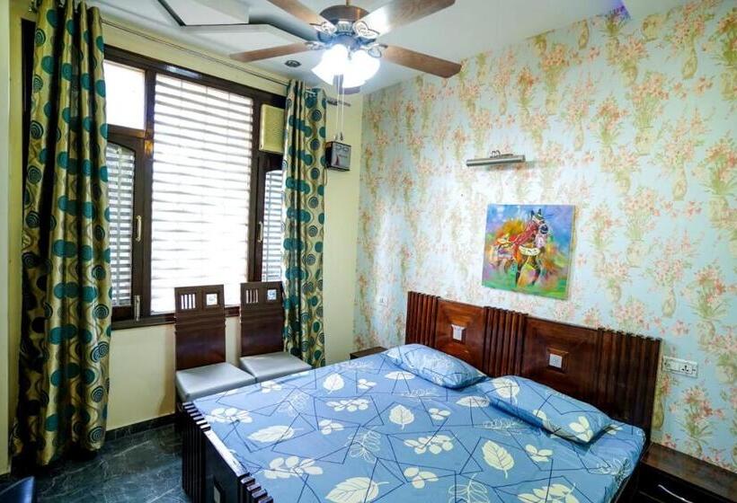 エコノミールーム, Pacific Grand