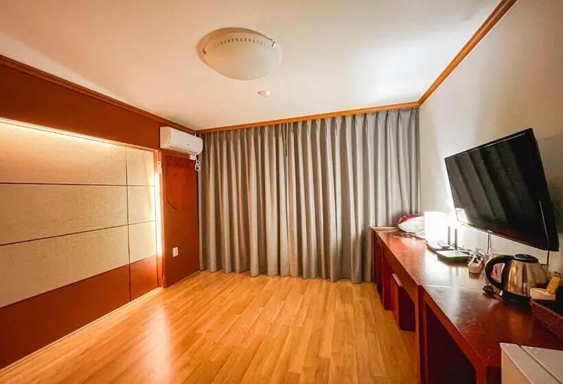 Chambre Familiale, Terramar