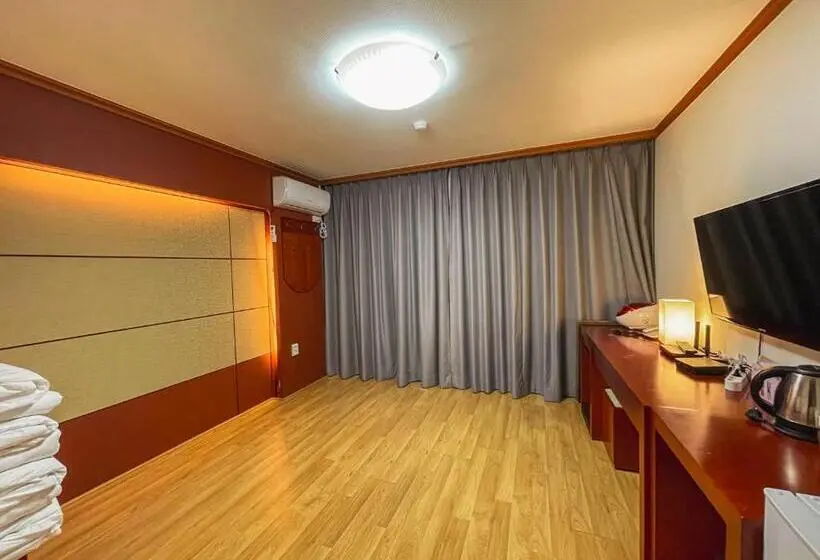 Chambre Familiale, Terramar