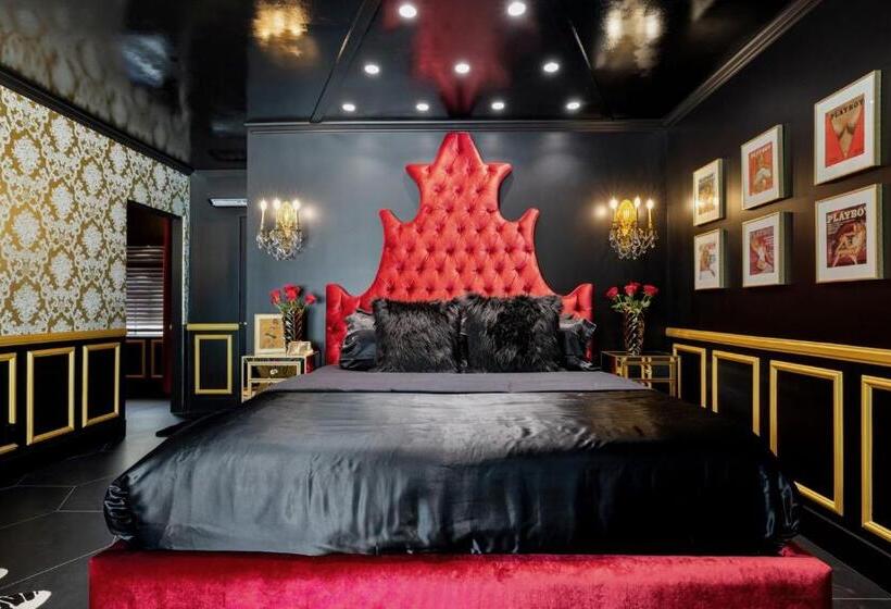 جناح ديلوكس سرير كينج, The Playmate Suite  Sophisticated Tribute To Hugh S Girls