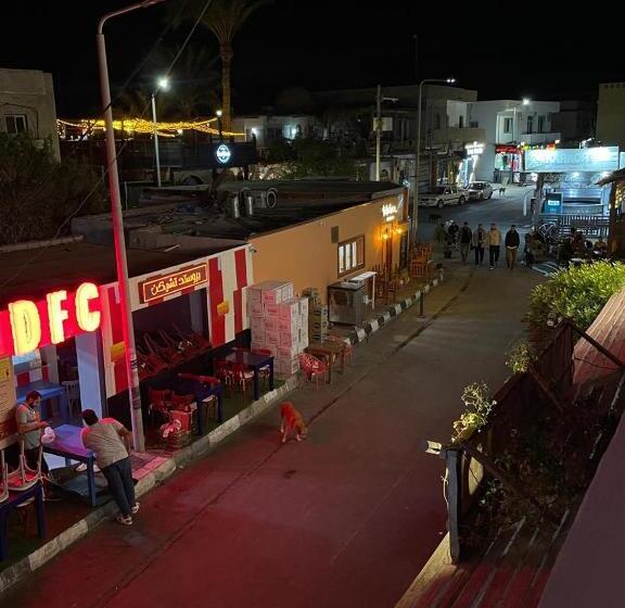 اتاق استاندارد سه نفره, Light House Camp