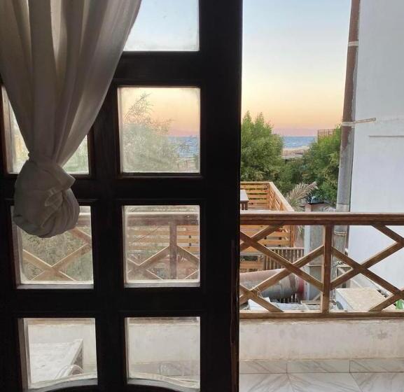 اتاق استاندارد سه نفره, Light House Camp