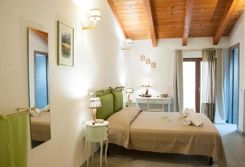 Quarto Triplo Estandar com Sacada, Alghero Detrabis B&b