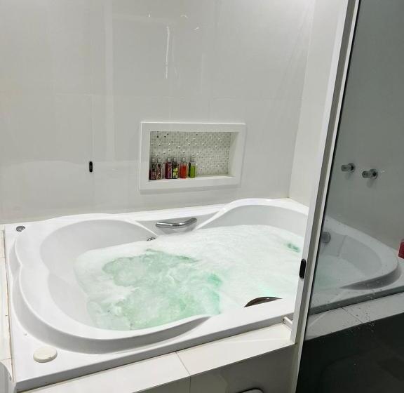 جناح سرير كينج, Pousada Automática Sem Recepção 2