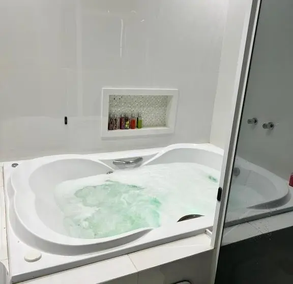 سوئیت با تخت بزرگ, Pousada Automática Sem Recepção 2