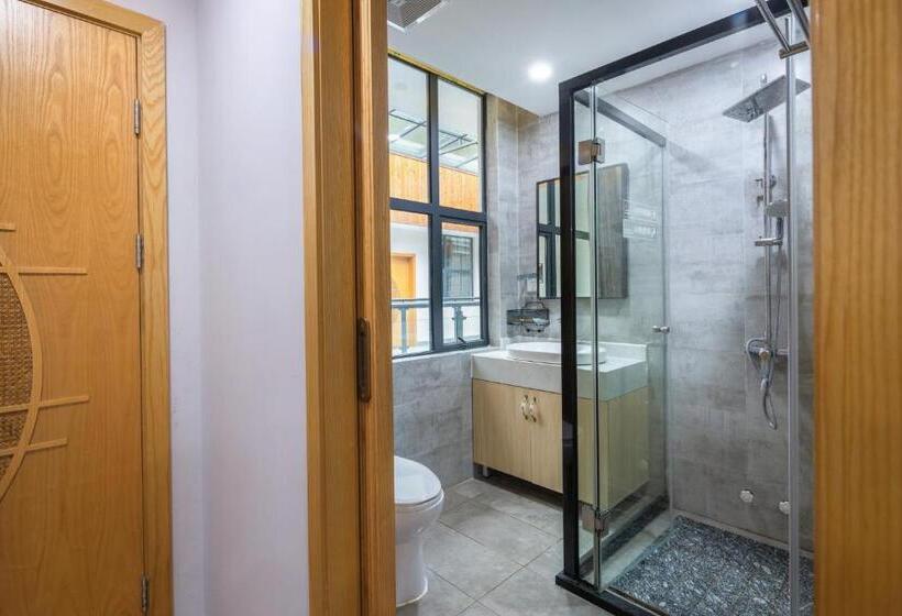 Номер Стандарт с Балконом, Qingshan Yuandai Boutique Homestay Yangshuo