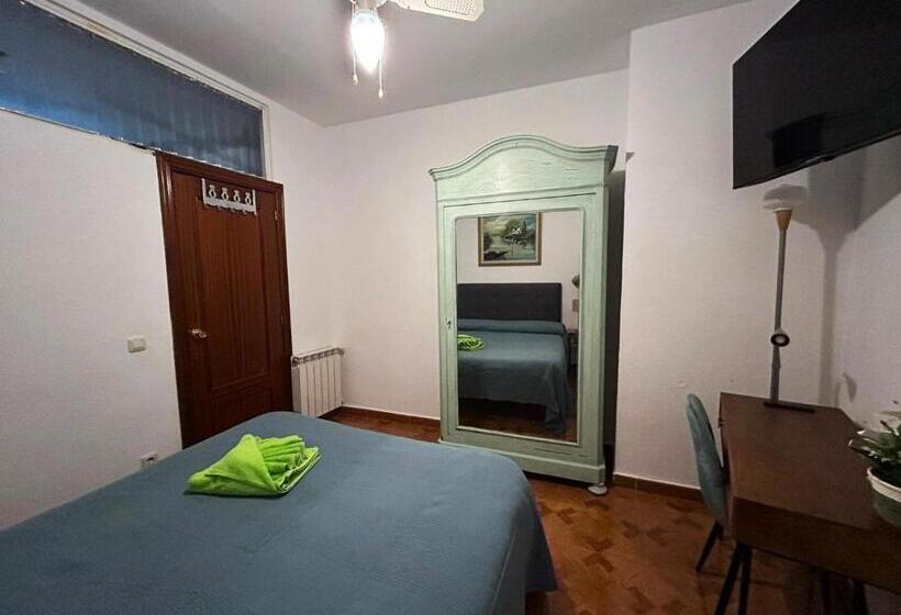 اتاق استاندارد با سرویس بهداشتی مشترک, Habitaciones Figueroa