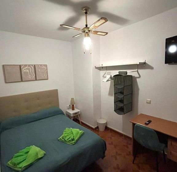 اتاق استاندارد با سرویس بهداشتی مشترک, Habitaciones Figueroa