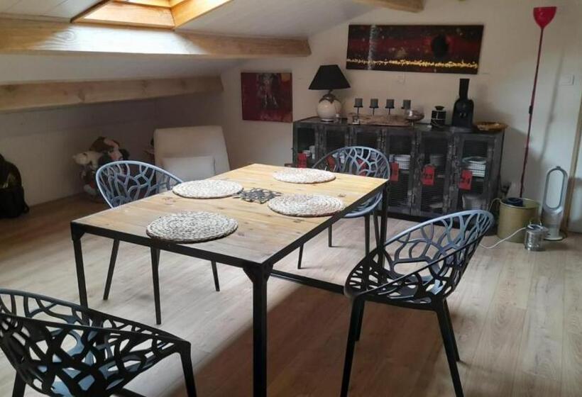 غرفة قياسية مطلّة علي حمام السباحة, Les Jasmins