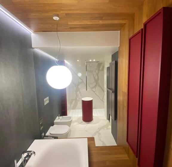 Номер Стандарт с Гидромассажем, Suave Luxury Room