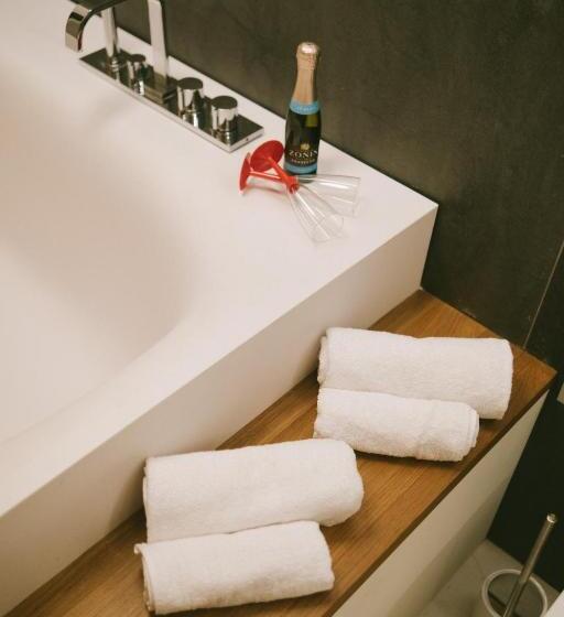 스탠다드 자쿠지 룸, Suave Luxury Room