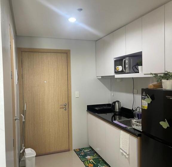 شقة غرفة نوم واحدة مزودة بشُرفة, Era Suites Staycation At Quezon City