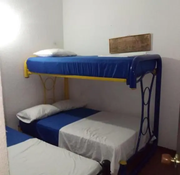 Perhehuone, Mariu Melgar