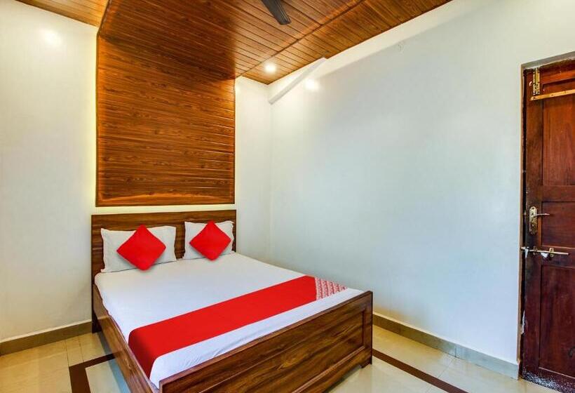 חדר קלאסי לשלושה, Oyo 8199 Guddan Holiday