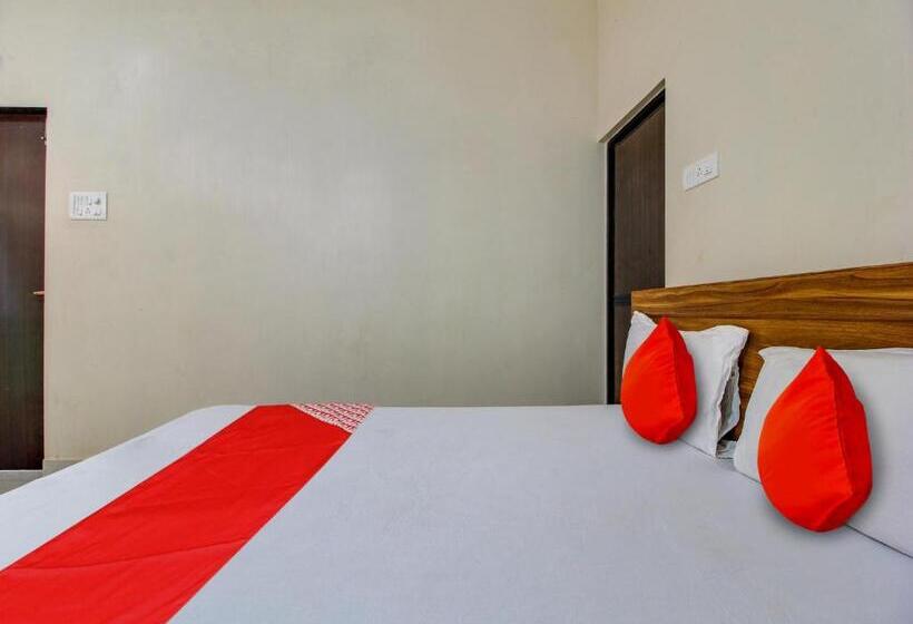 三人经典房间, Oyo 8199 Guddan Holiday