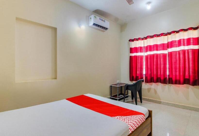 חדר קלאסי לשלושה, Oyo 8199 Guddan Holiday