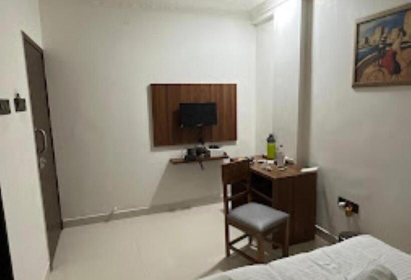 Deluxe Rum, Rajwada Kapurhol